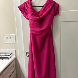 Beautiful dress light weight perfect for a summer/fall wedding. I love the dress